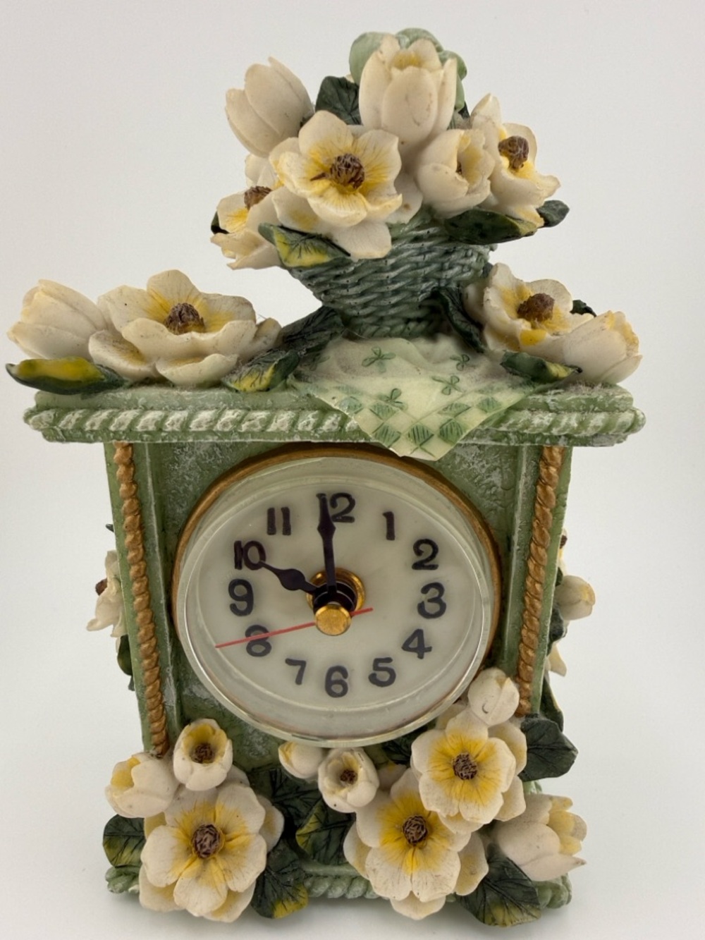 Vintage Floral Resin Mantel Clock – Cottagecore Shabby Chic Decor Clock